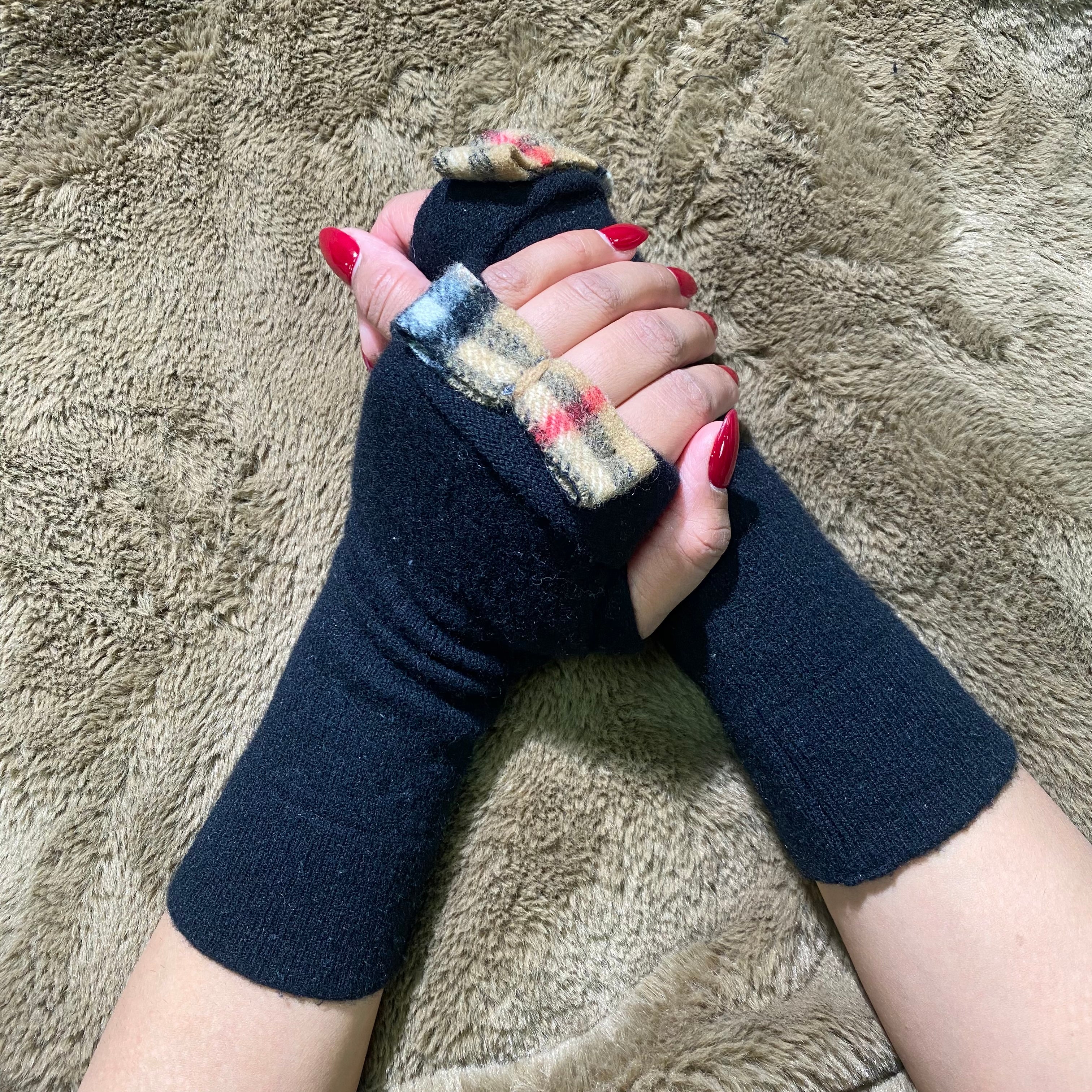 How to make fingerless gloves, Reversible Glove DIY, Glove sewing